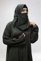 Nida Plain Front Zipper